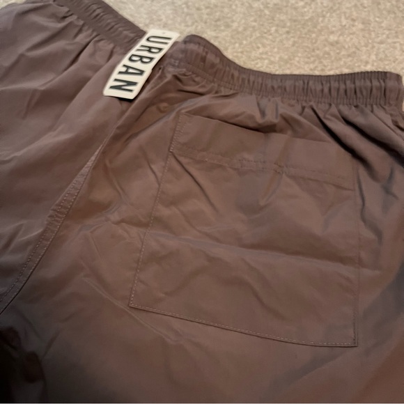 UO Elastic Waist Shorts - Picture 4 of 4